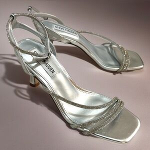 Steve Madden Silver Metallic Rhinestone Square Toe Kitten Heel Sandals, Size 6.
